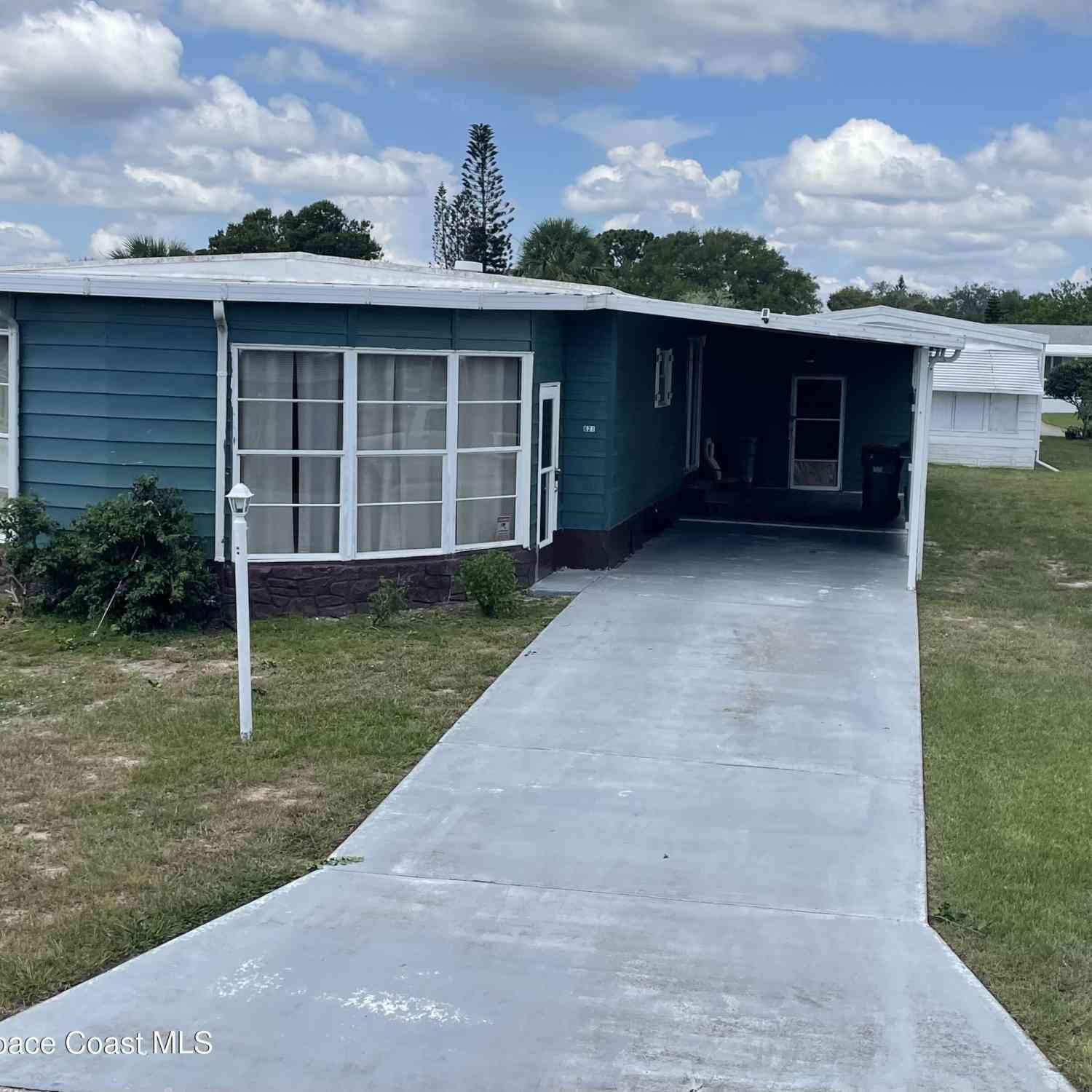 Mobile Home For Sale - 621 Oleander Circle<br/> Brevard County, Barefoot Bay, FL 32976