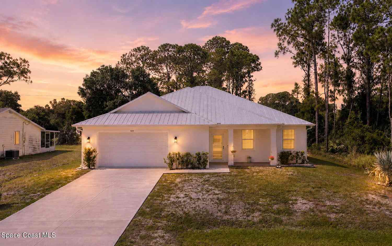 Homes For Sale - 424 Krassner Drive<br/> Brevard County, Palm Bay, FL 32907