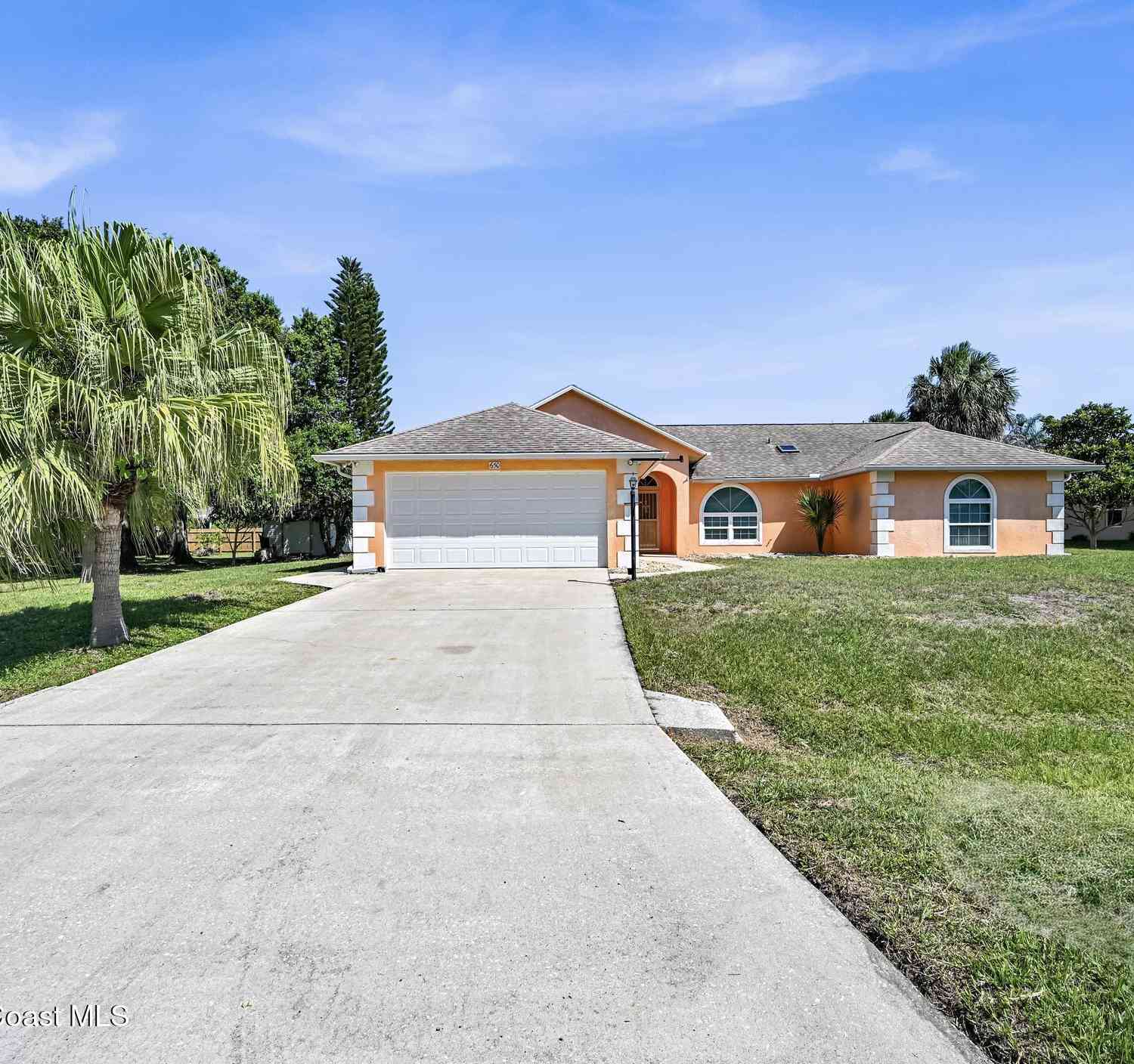 Homes For Sale - 650 Helicon Terrace<br/> Sebastian, FL 32958