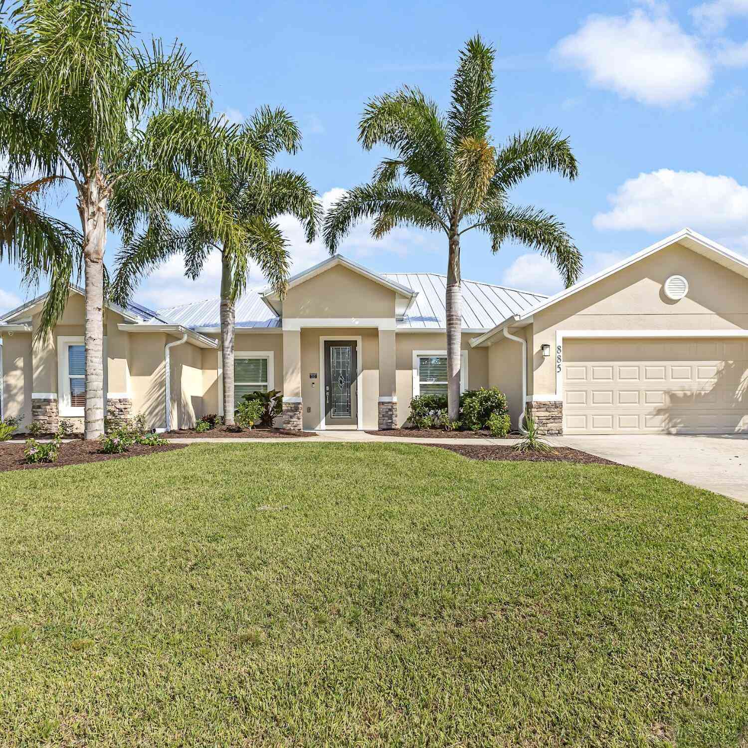 Homes For Sale - 885 Starland Street<br/> Palm Bay, FL 32909