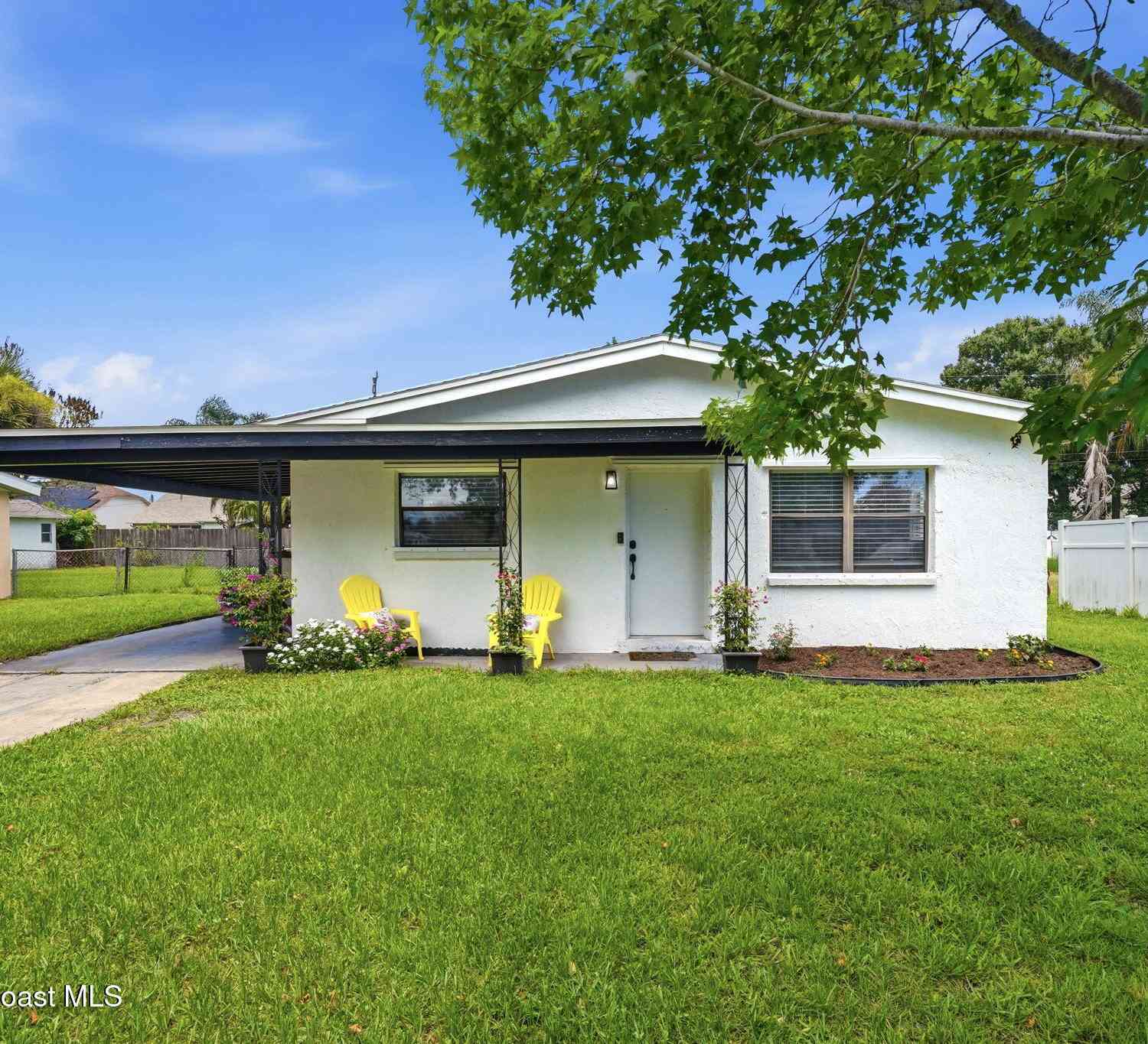 Homes For Sale - 2440 Warwick Road<br/> Melbourne, FL 32935