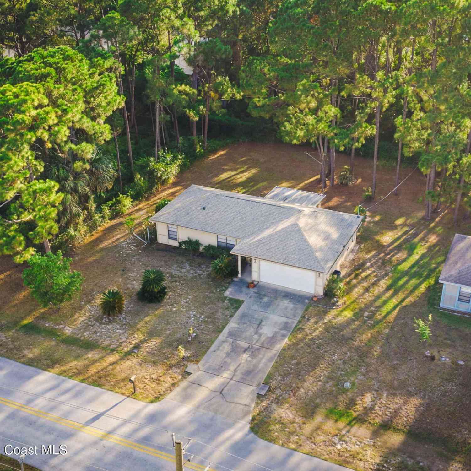 Homes For Sale - 852 Lamplighter Drive<br/> Palm Bay, FL 32907