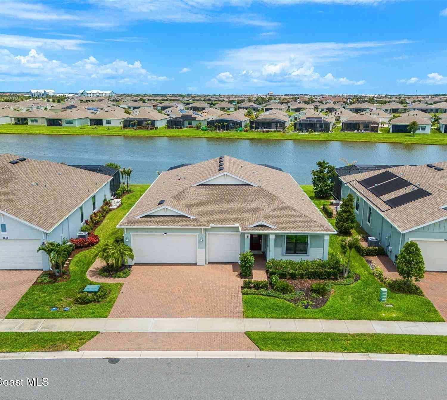 Homes For Sale - 1393 Great Belt Circle<br/> Melbourne, FL 32940
