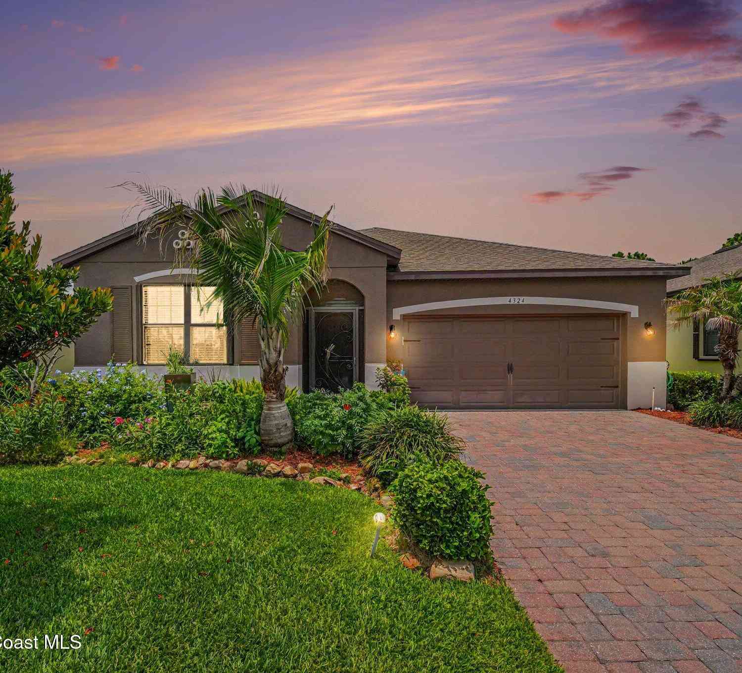 Homes For Sale - 4324 Caladium Circle<br/> Brevard County, West Melbourne, FL 32904