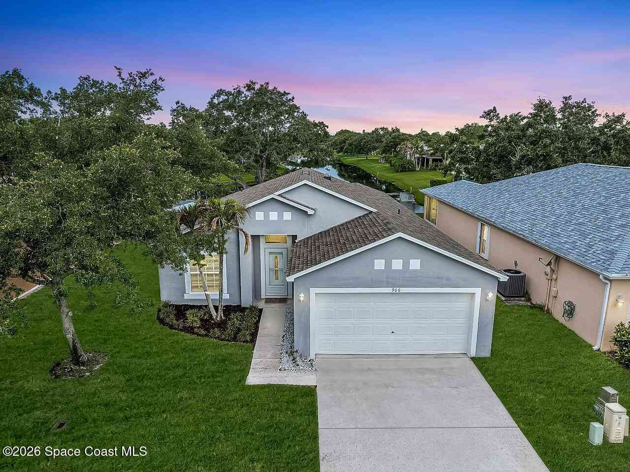 Homes For Sale - 966 E 13th Square<br/> Vero Beach, FL 32960