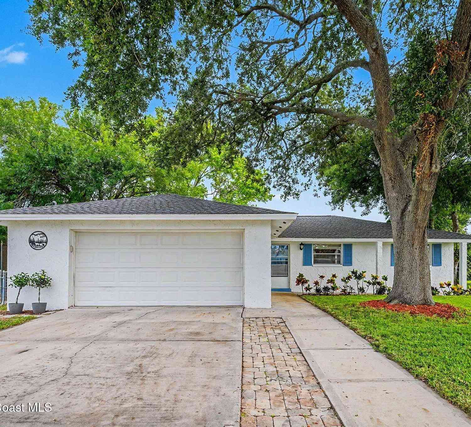 Homes For Sale - 2432 Colony Drive<br/> Melbourne, FL 32935