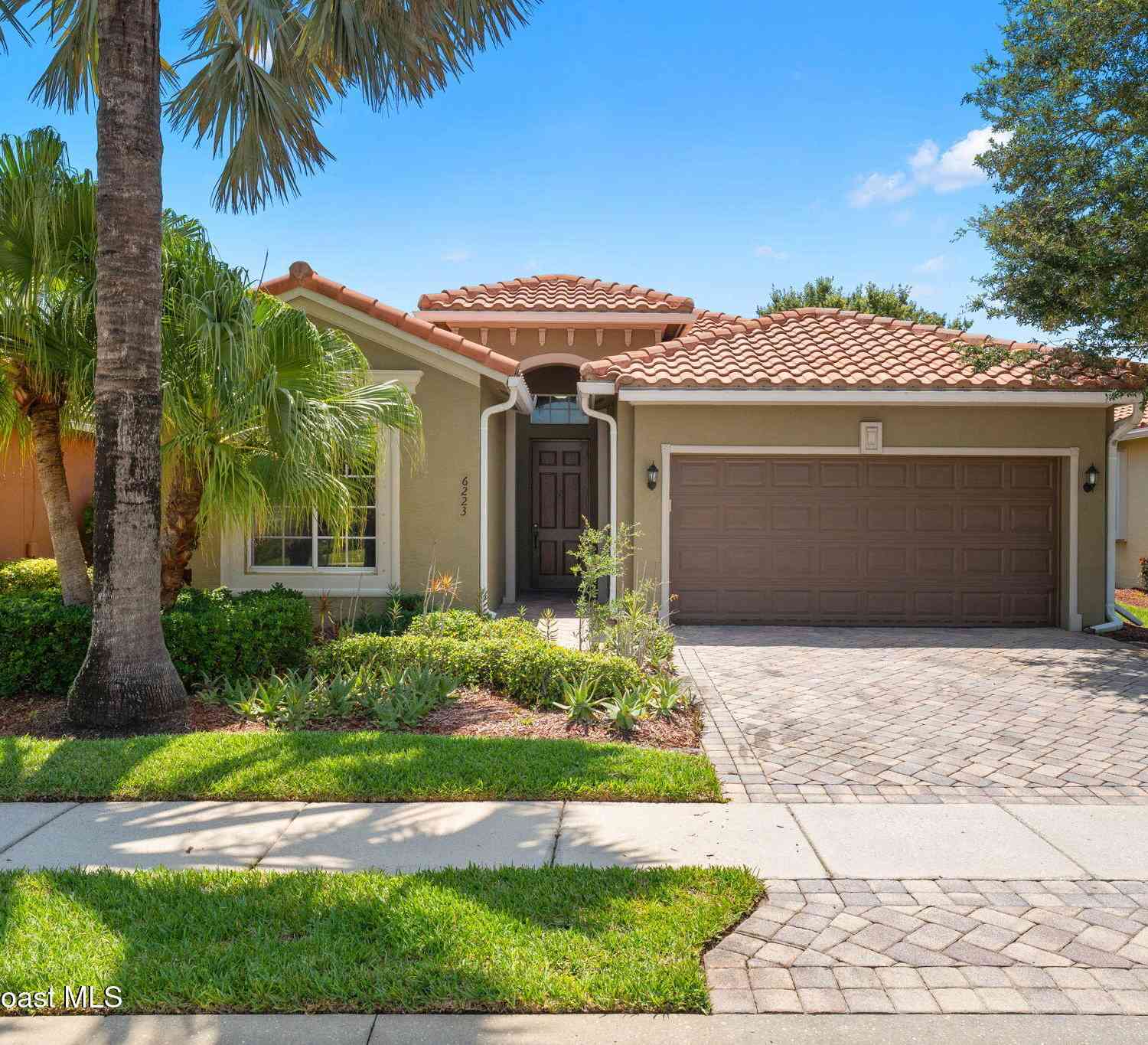 Homes For Sale - 6223 Dorchester Way<br/> Vero Beach, FL 32966