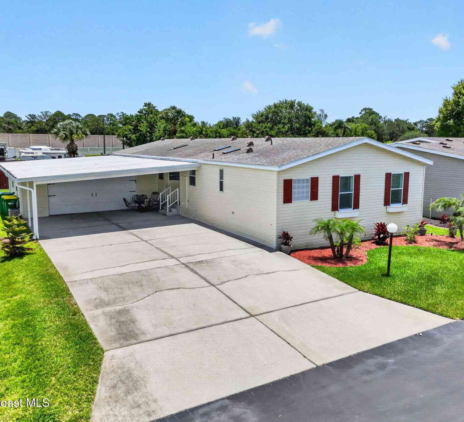 Mobile Home For Sale - 785 Outer Drive<br/> Cocoa, FL 32926