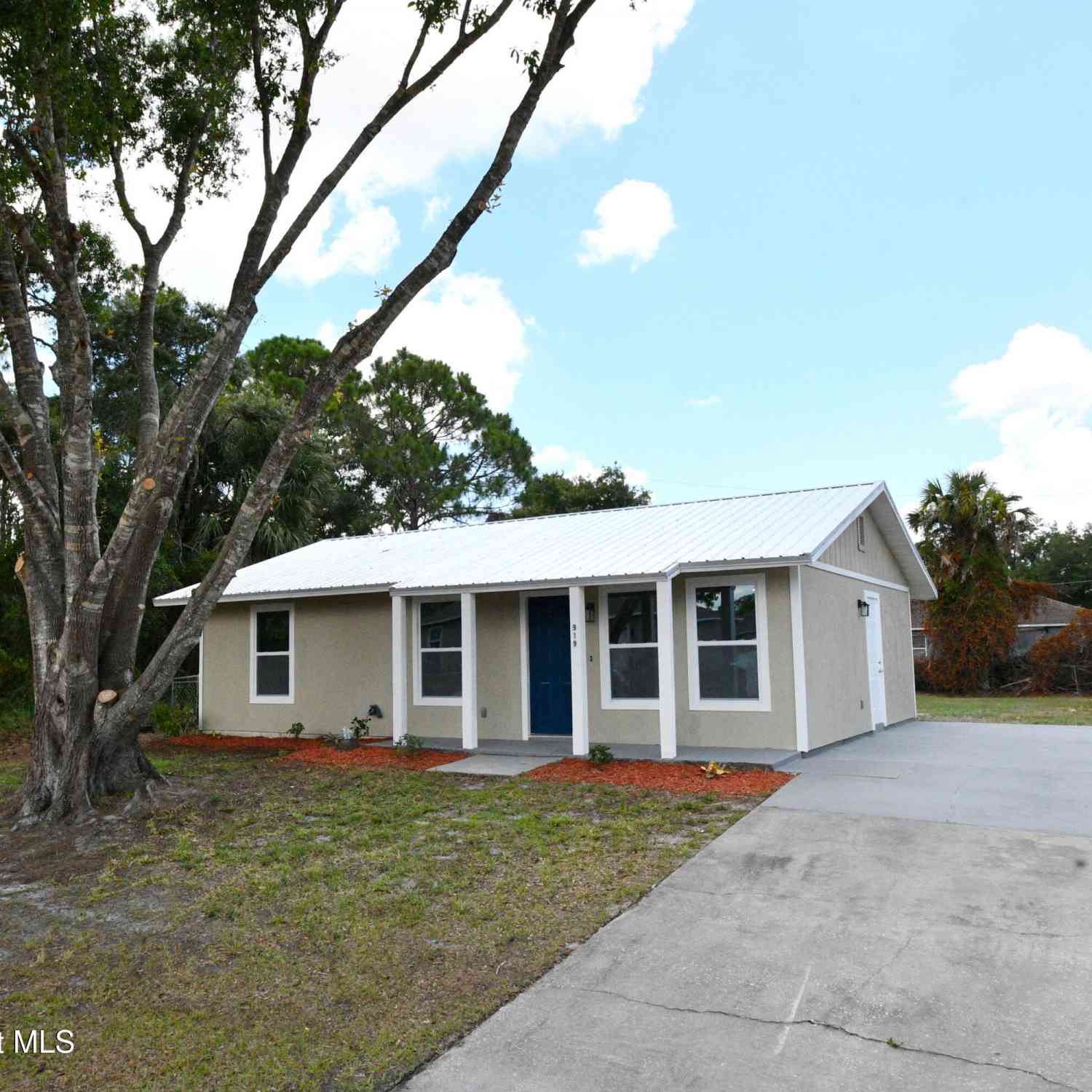 Homes For Sale - 919 Colonial Avenue<br/> Palm Bay, FL 32905