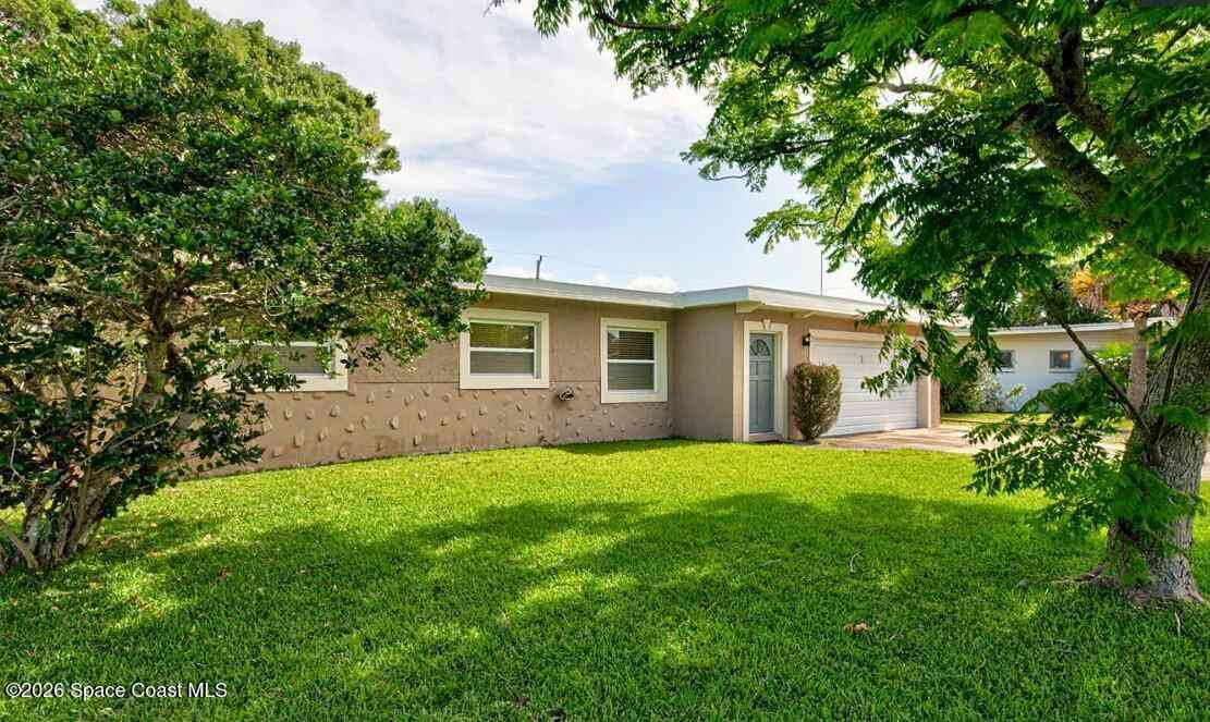 Homes For Sale - 210 Juniper Avenue<br/> Merritt Island, FL 32953