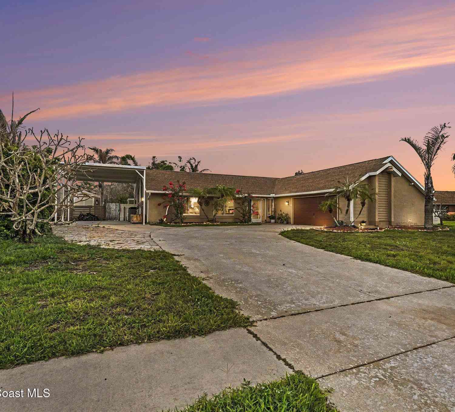 Homes For Sale - 1131 Fairway Court<br/> Palm Bay, FL 32905