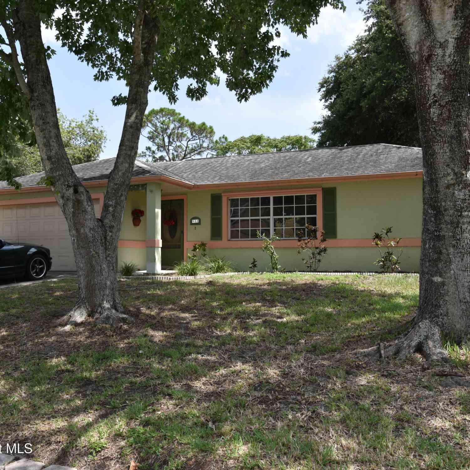 Homes For Sale - 988 Hunt Street<br/> Brevard County, Palm Bay, FL 32907