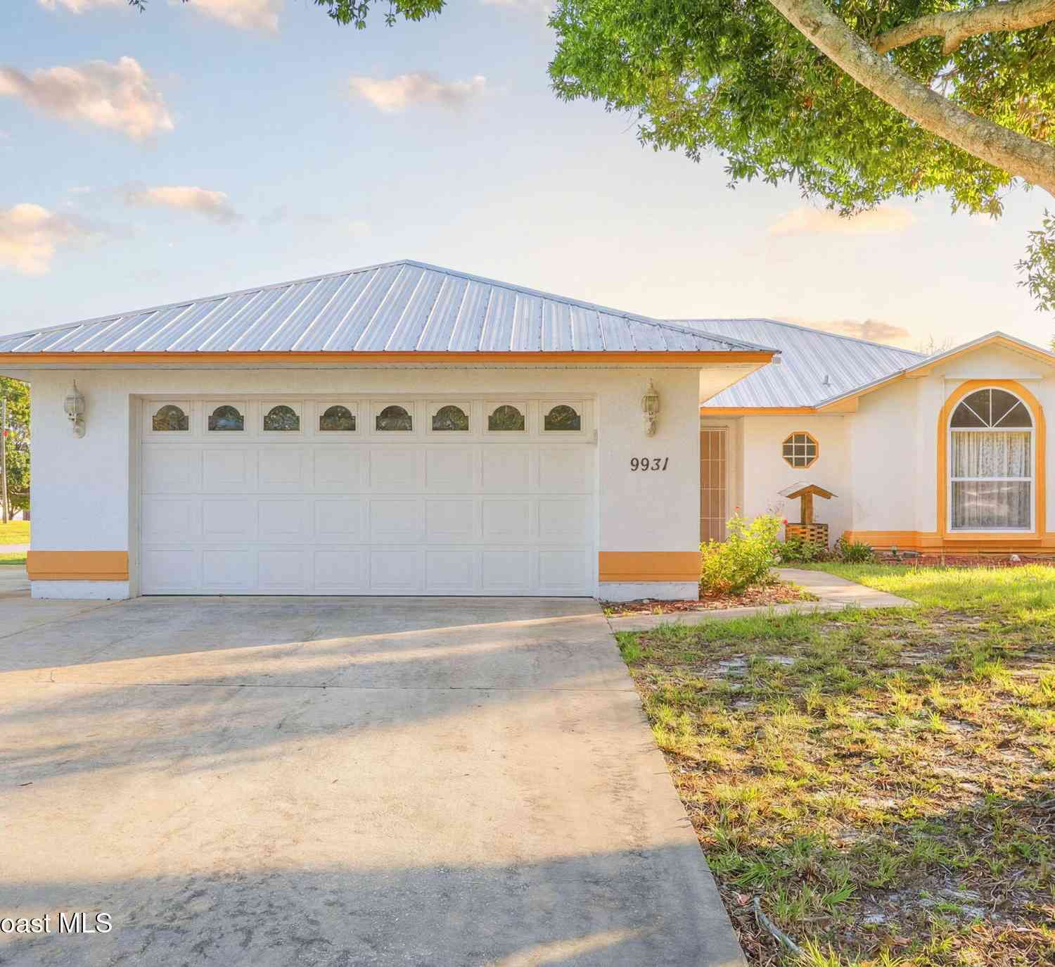 Homes For Sale - 9931 Oak Street<br/> Sebastian, FL 32976