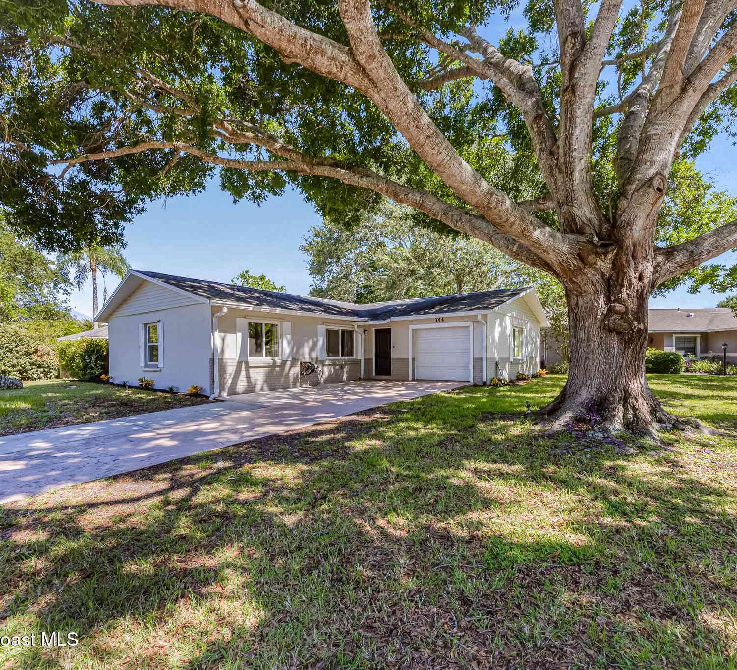 Homes For Sale - 744 Samuel Chase Lane<br/> Melbourne, FL 32904