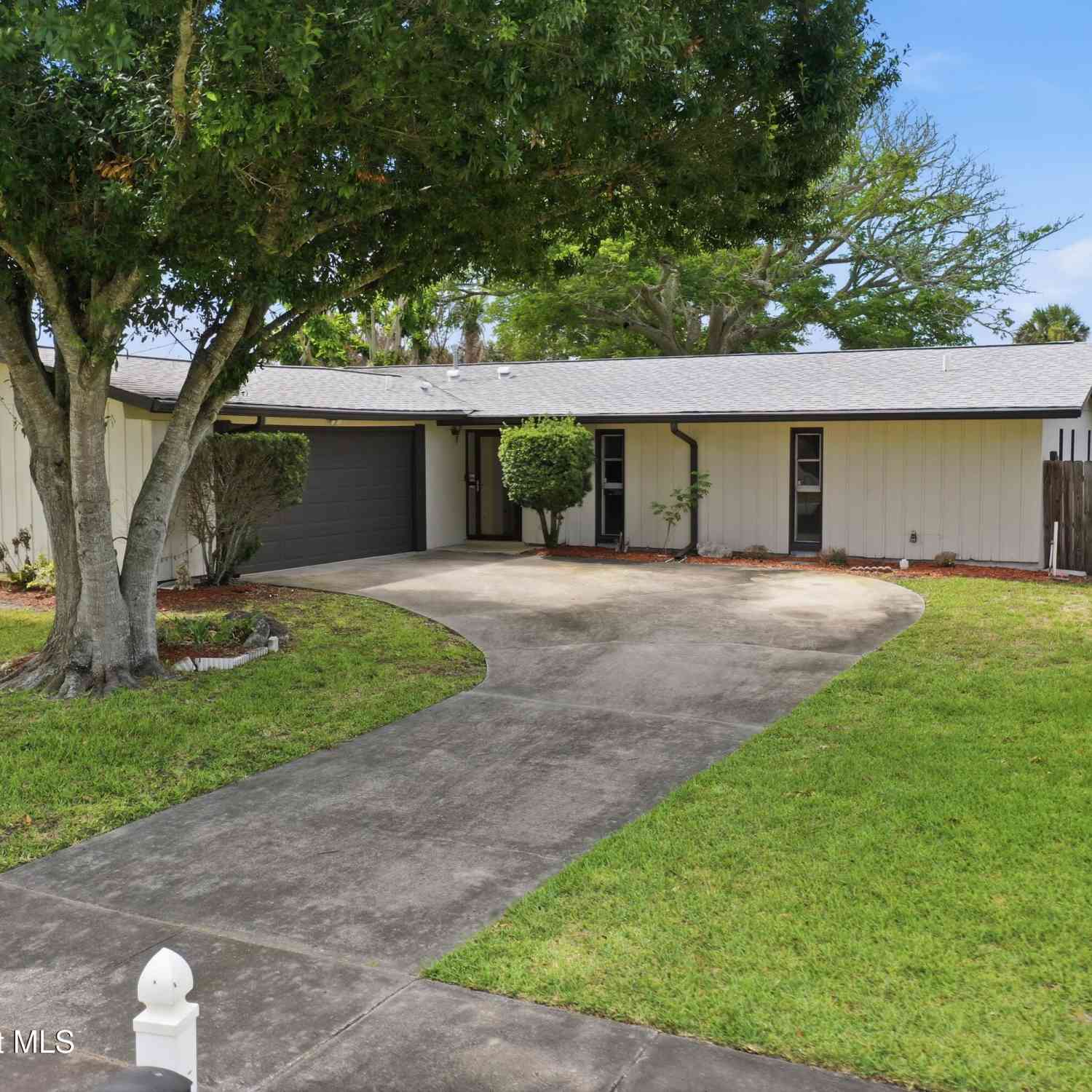 Homes For Sale - 1139 Groves Drive<br/> Rockledge, FL 32955