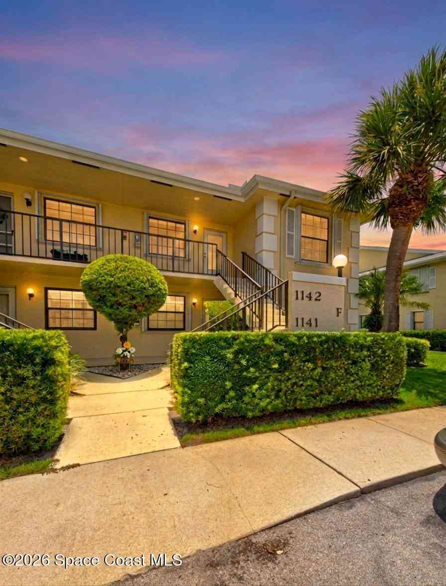 Condo For Sale - 1142 Keystone Drive #F<br/> Jupiter, FL 33458