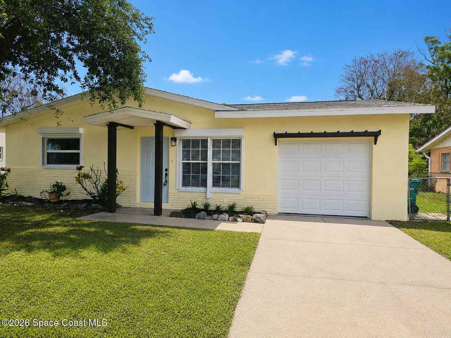 Homes For Sale - 418 Count Street<br/> Melbourne, FL 32901
