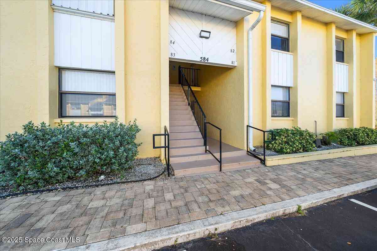 Condo For Sale - 584 N Wickham Road #82<br/> Melbourne, FL 32935