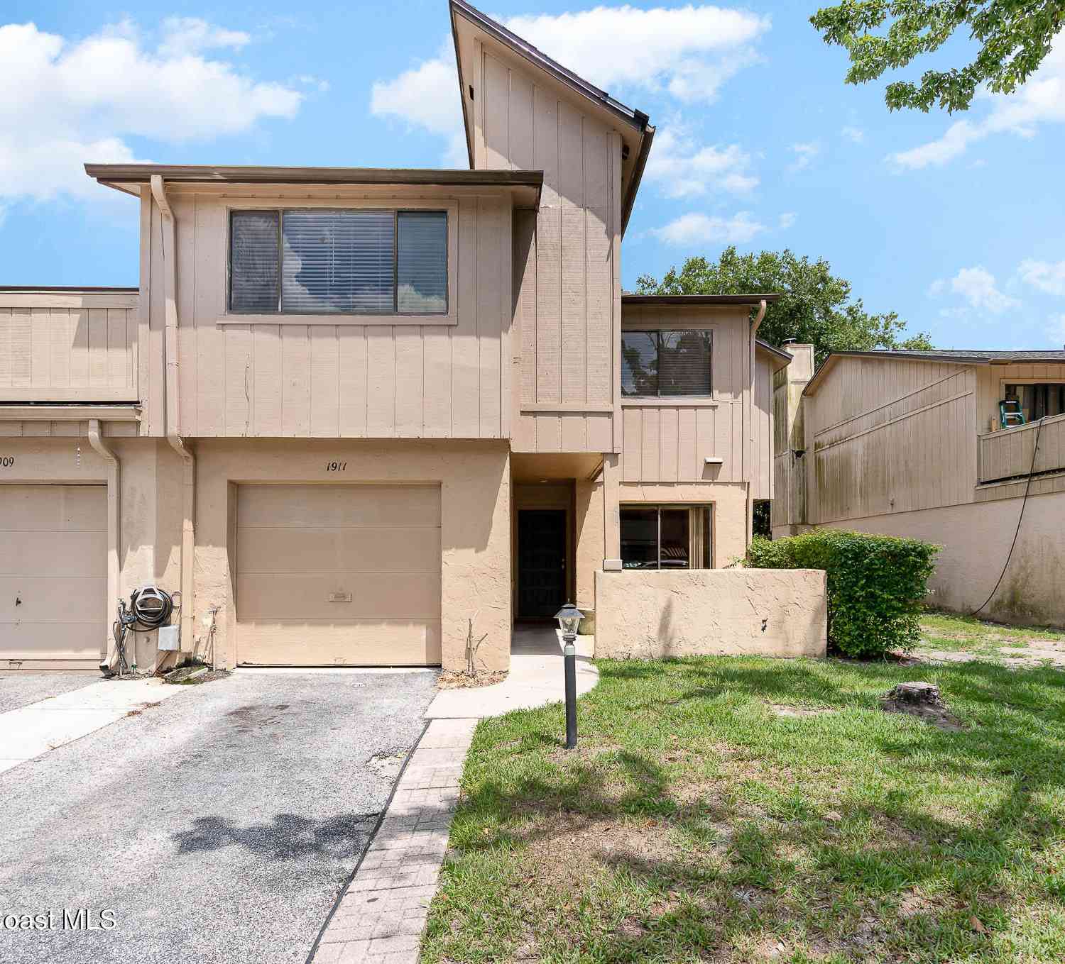 Townhouse For Rent - 1911 Cashew Courtway<br/> Brevard County, Titusville, FL 32780