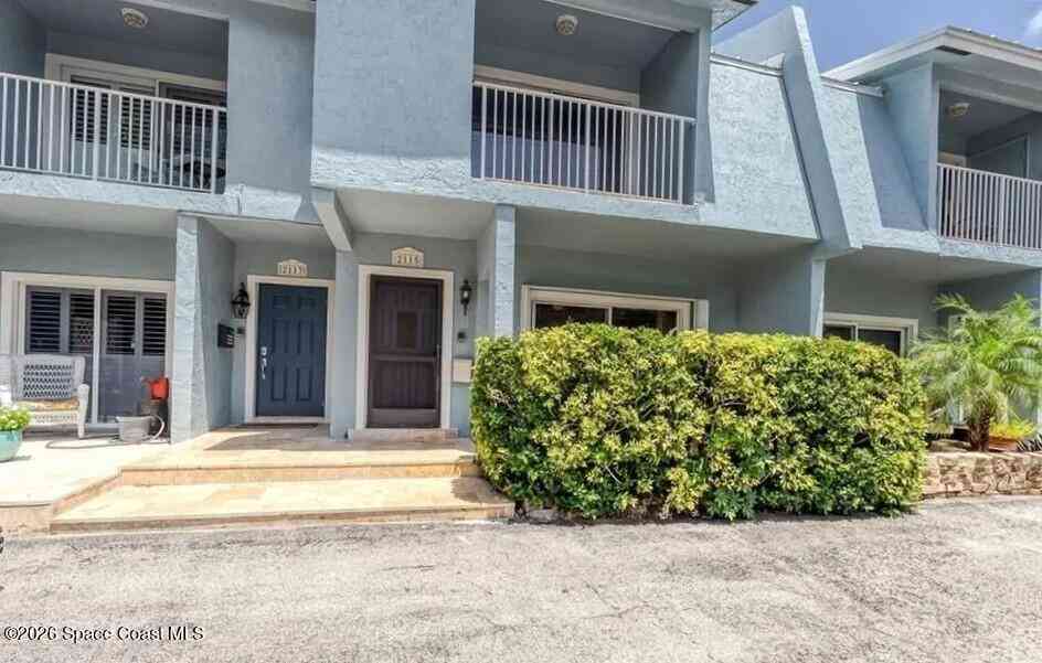 Townhouse For Sale - 2115 NE 44th Street<br/> Broward County, Lighthouse Point, FL 33064