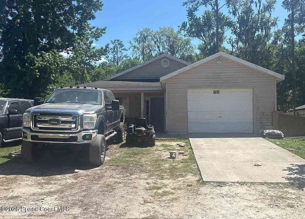 Homes For Sale - 2460 SE 69th Lane<br/> Ocala, FL 34480