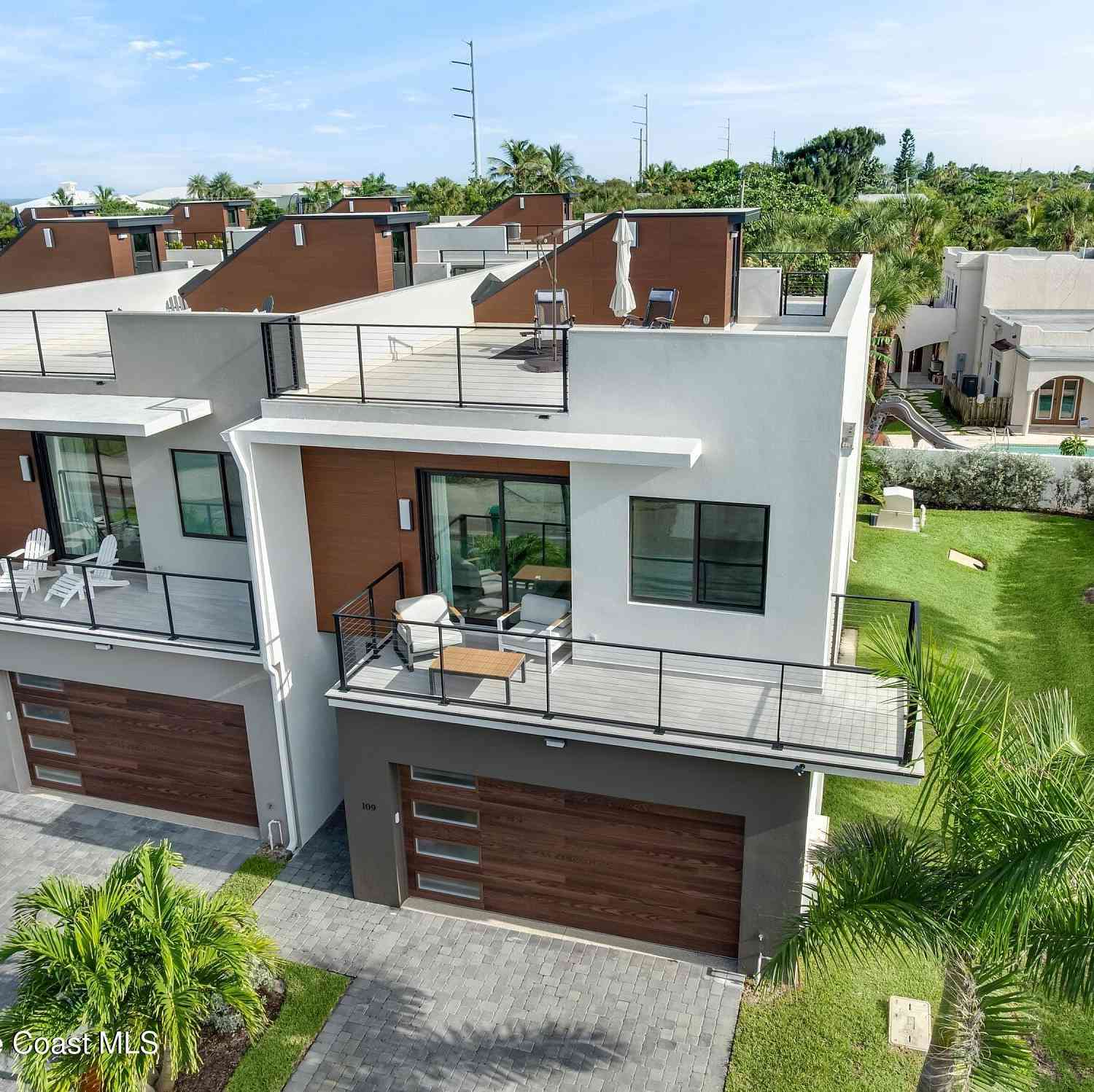 Condo For Sale - 109 Ormond Drive<br/> Indialantic, FL 32903