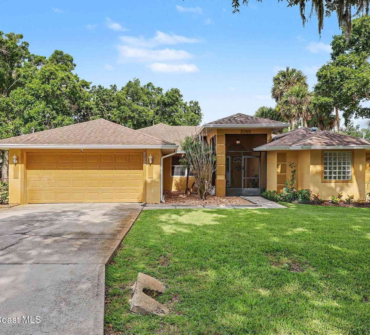 Homes For Sale - 1095 Georgia Avenue<br/> Rockledge, FL 32955