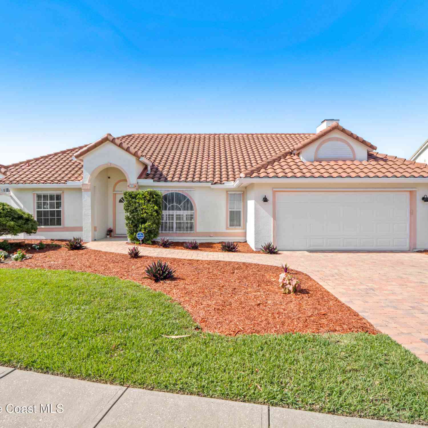 Homes For Sale - 105 Waters Edge Lane<br/> Indialantic, FL 32903