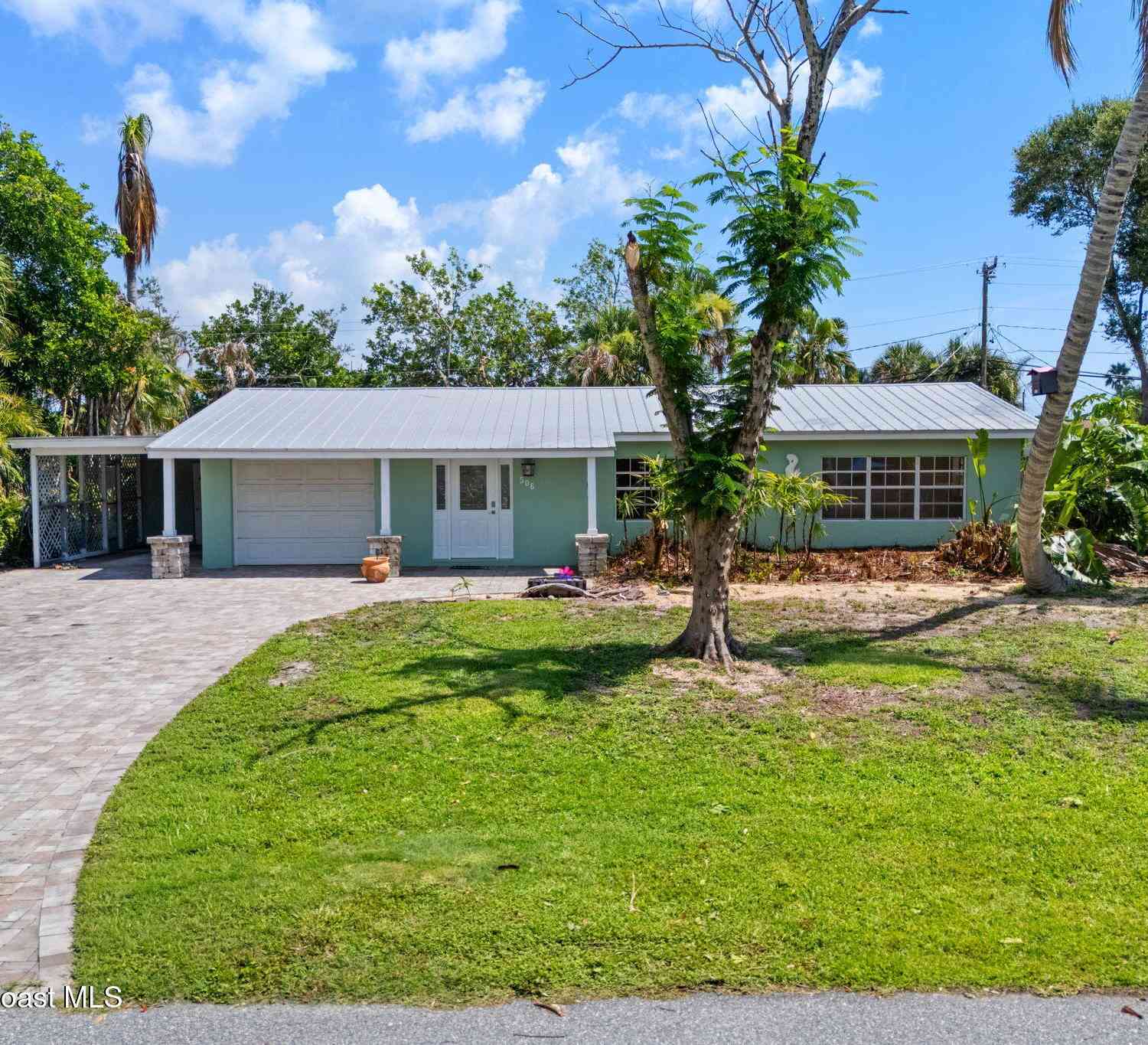 Homes For Sale - 506 Magnolia Avenue<br/> Melbourne Beach, FL 32951
