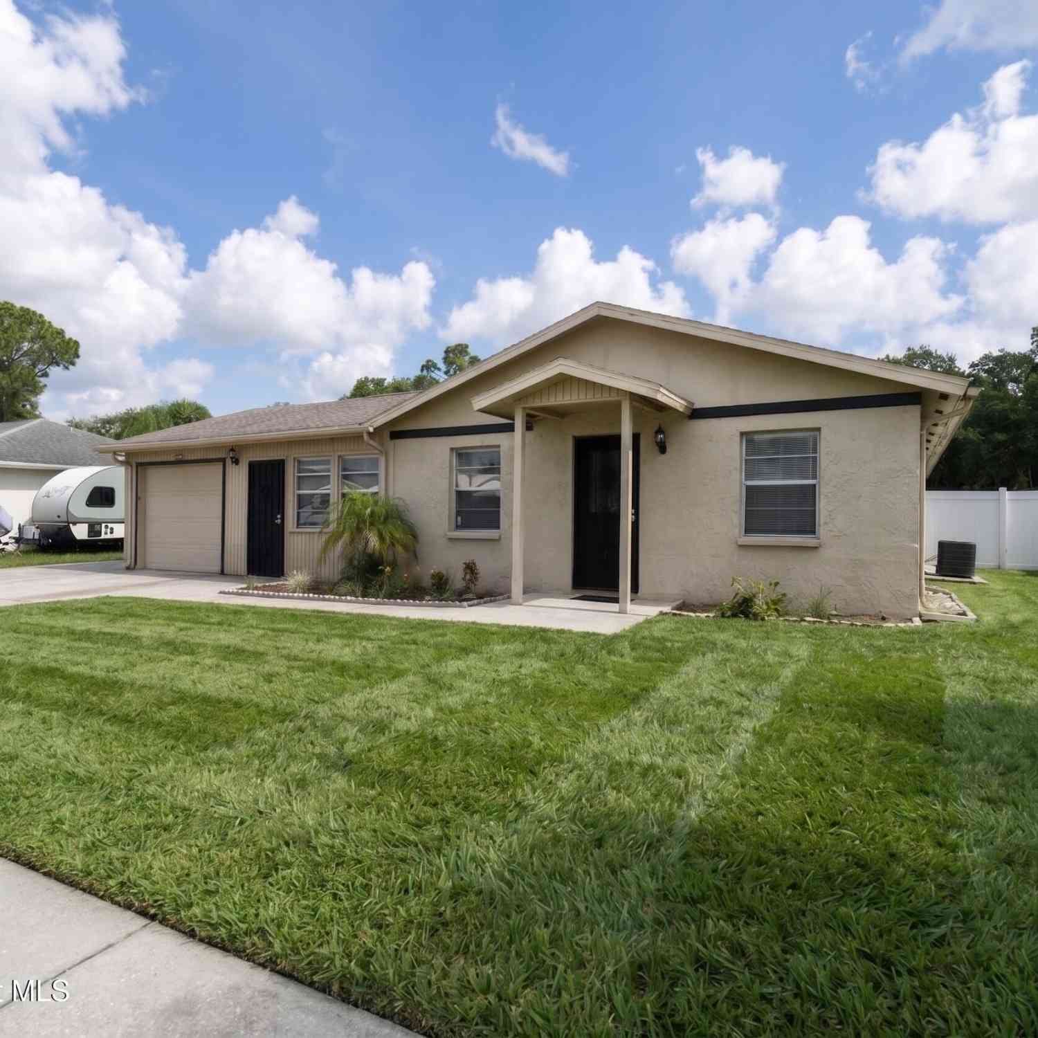 Homes For Sale - 2882 Pembroke Road<br/> Brevard County, Melbourne, FL 32935