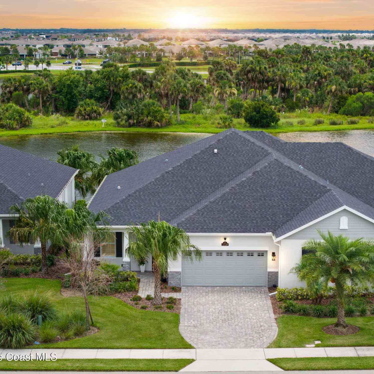 Homes For Sale - 2729 Avalonia Drive<br/> Melbourne, FL 32940