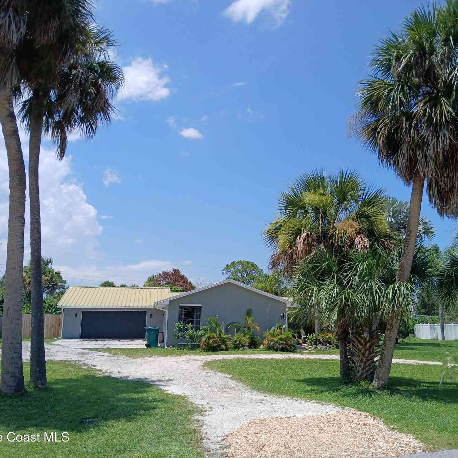 Homes For Sale - 110 Lagoon Avenue<br/> Melbourne, FL 32901