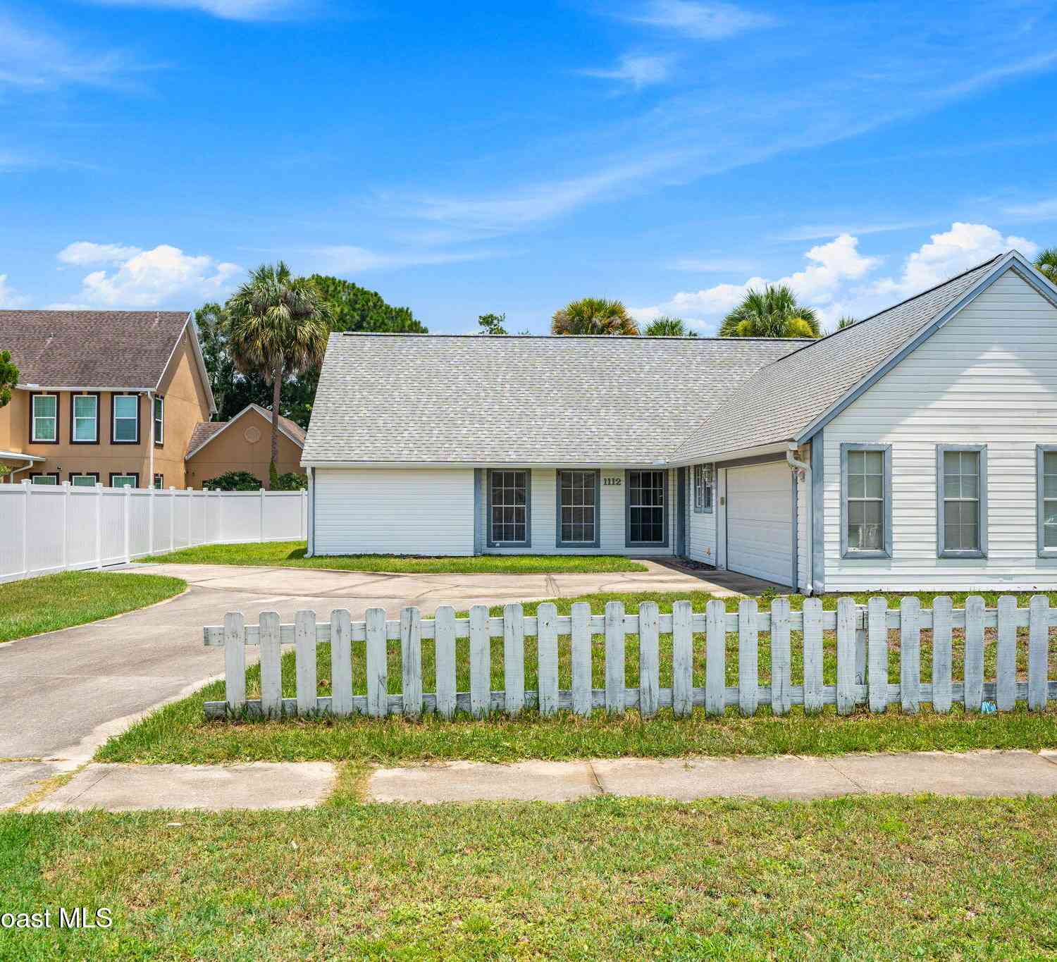 Homes For Sale - 1112 Woodsmere Parkway<br/> Brevard County, Rockledge, FL 32955