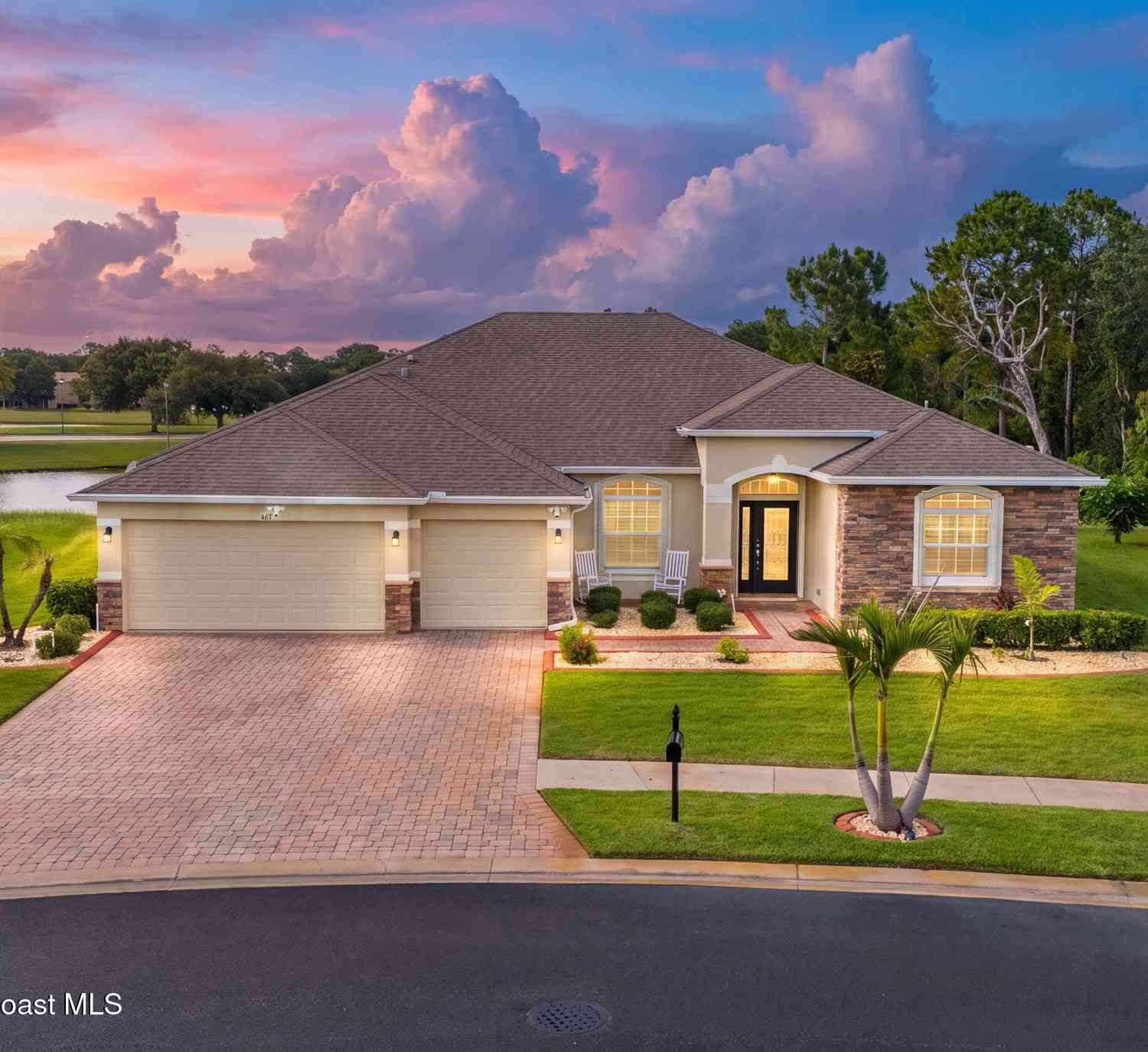 Homes For Sale - 467 Easton Forest Circle<br/> Palm Bay, FL 32909