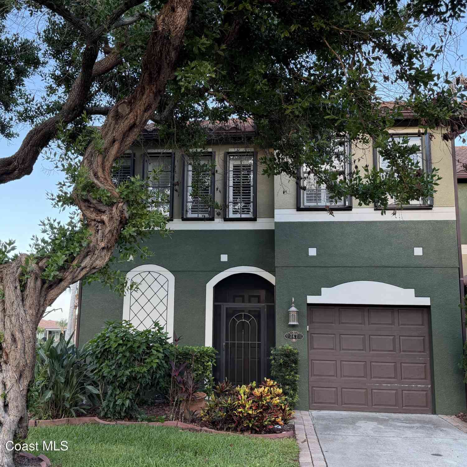 Townhouse For Sale - 747 Ventura Drive<br/> Satellite Beach, FL 32937