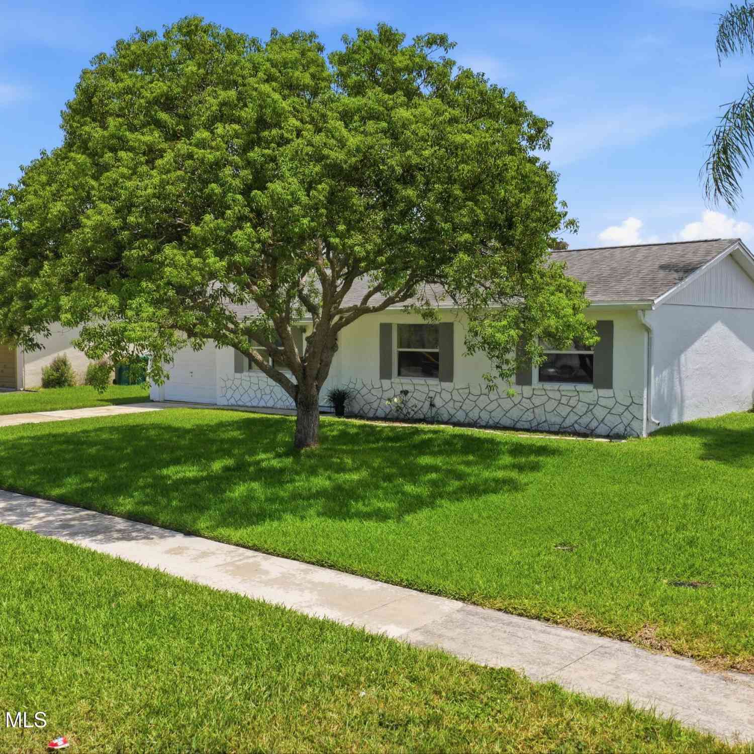 Homes For Sale - 2803 Kensington Drive<br/> Melbourne, FL 32935