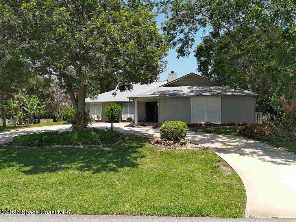 Homes For Sale - 1070 47th Avenue<br/> Vero Beach, FL 32968