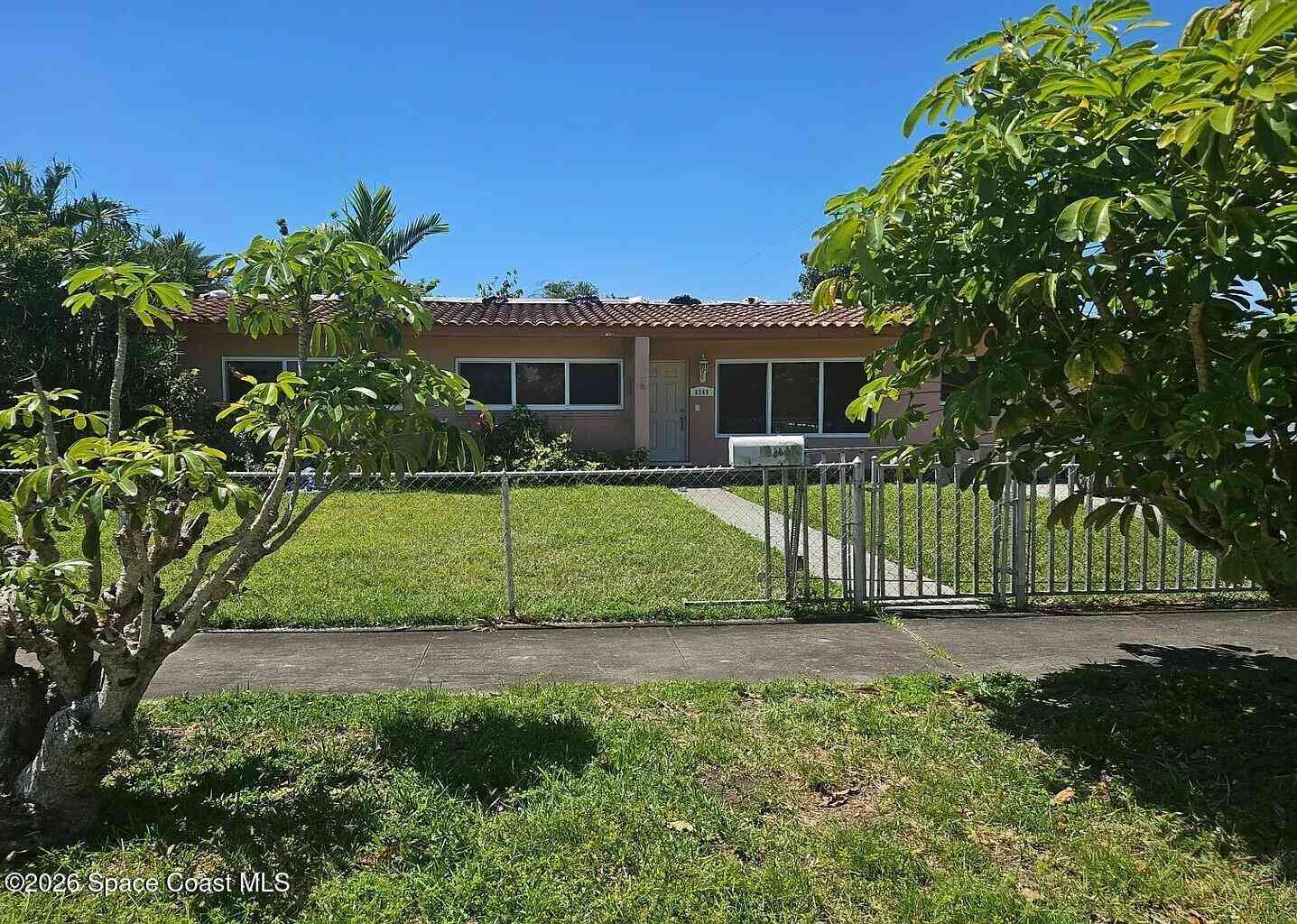 Homes For Sale - 6240 NW 112th Terrace<br/> Miami Dade County, Hialeah, FL 33012