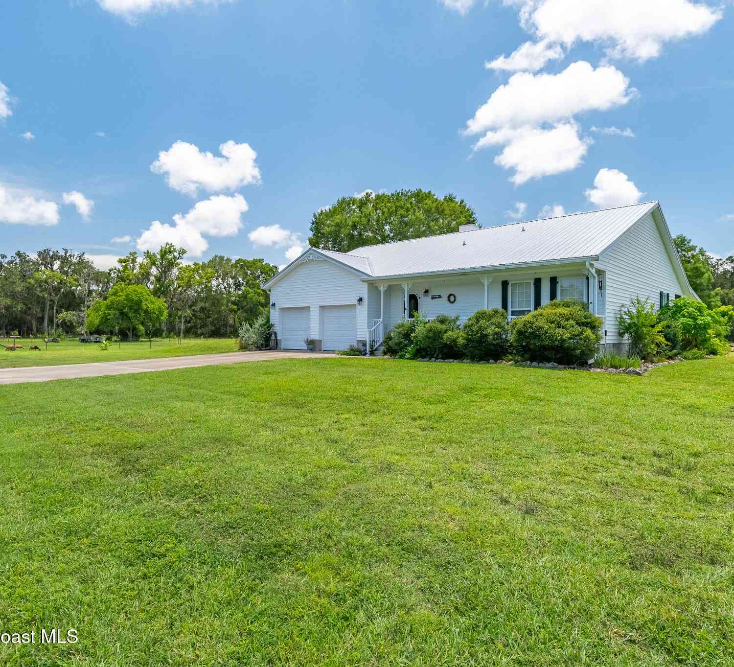 Homes For Sale - 1140 Turnbull Grove Road<br/> Oak Hill, FL 32759