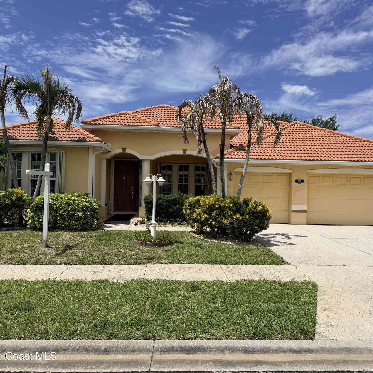 Homes For Sale - 467 Pirates Moon Court<br/> Indialantic, FL 32903