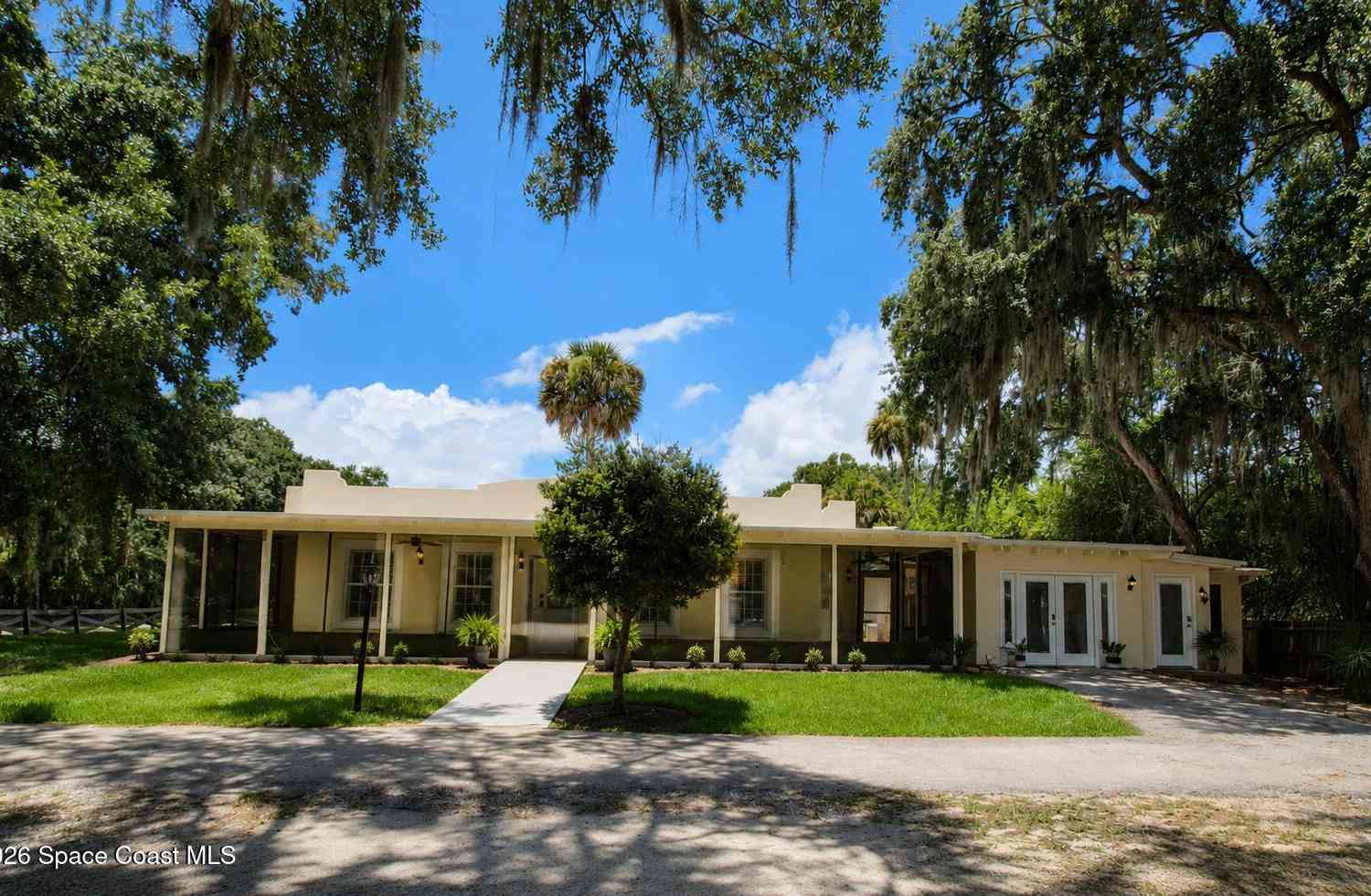 Homes For Sale - 140 Bellewood Street<br/> Titusville, FL 32780