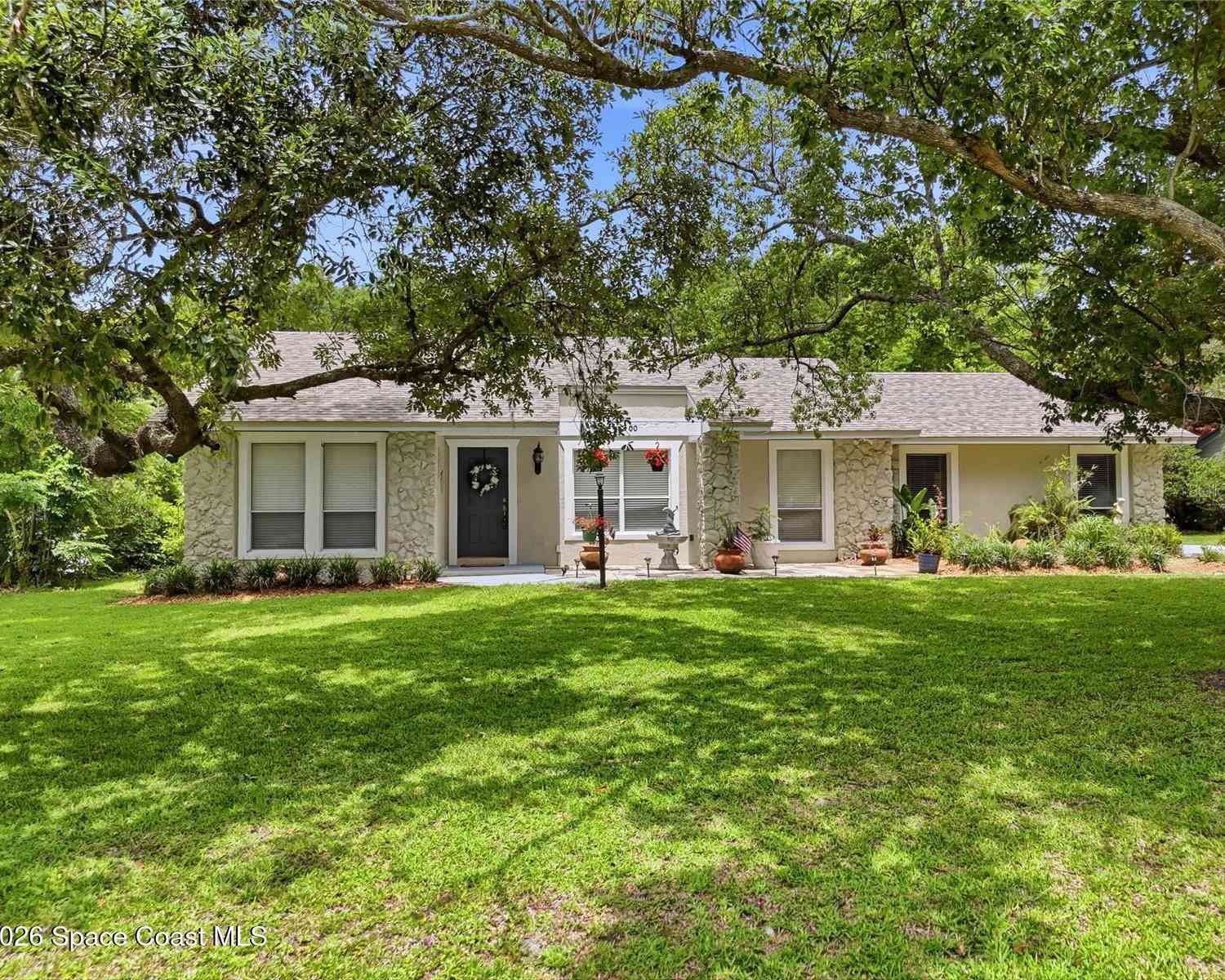 Homes For Sale - 400 N Pine Meadow Drive<br/> DeBary, FL 32713
