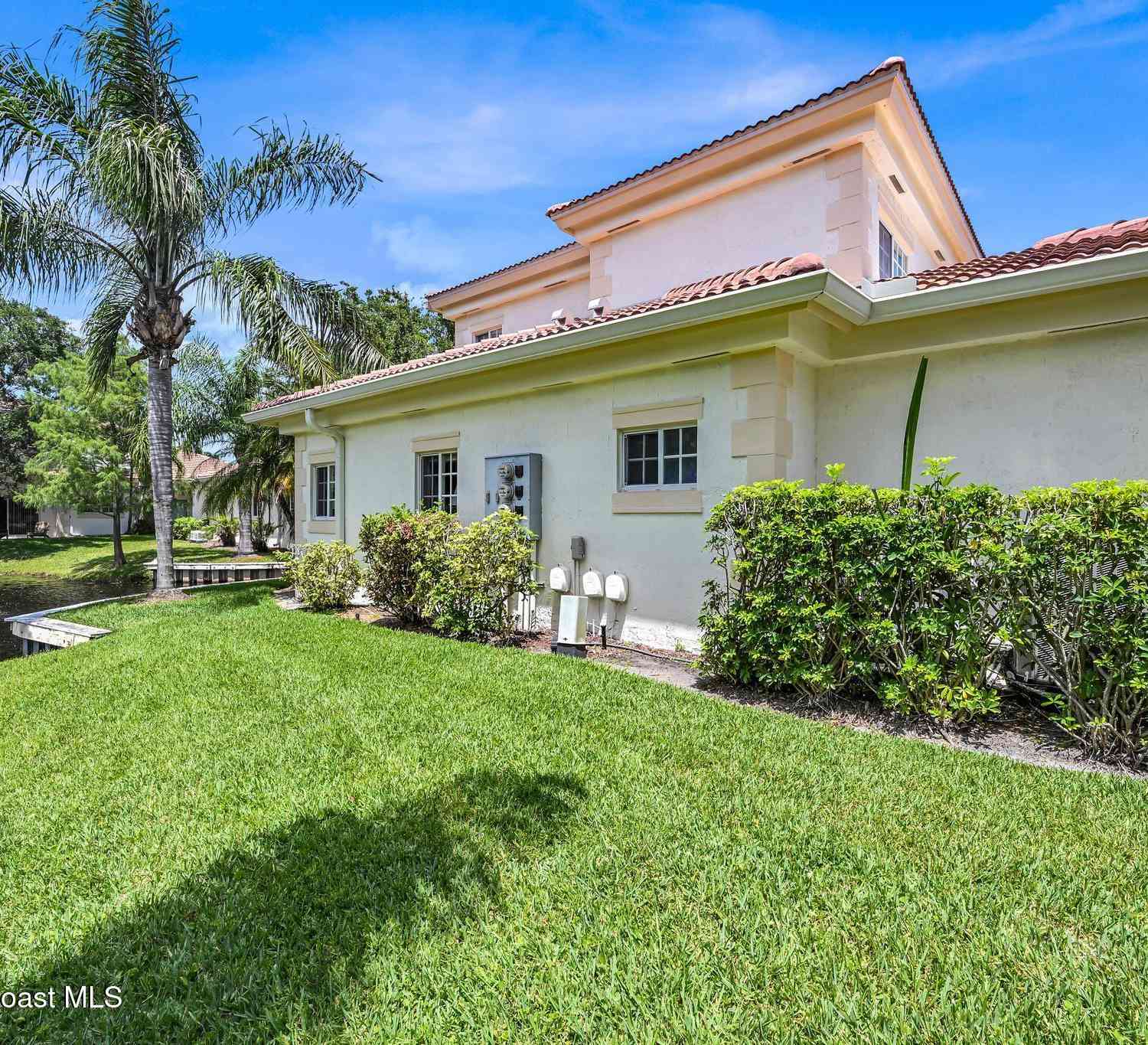 Condo For Sale - 568 7th Square #101<br/> Vero Beach, FL 32962