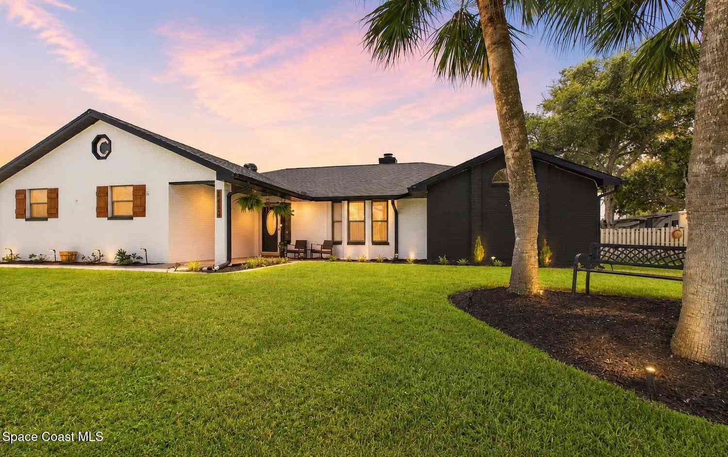 Homes For Sale - 4235 Lee Hall Place<br/> Cocoa, FL 32927