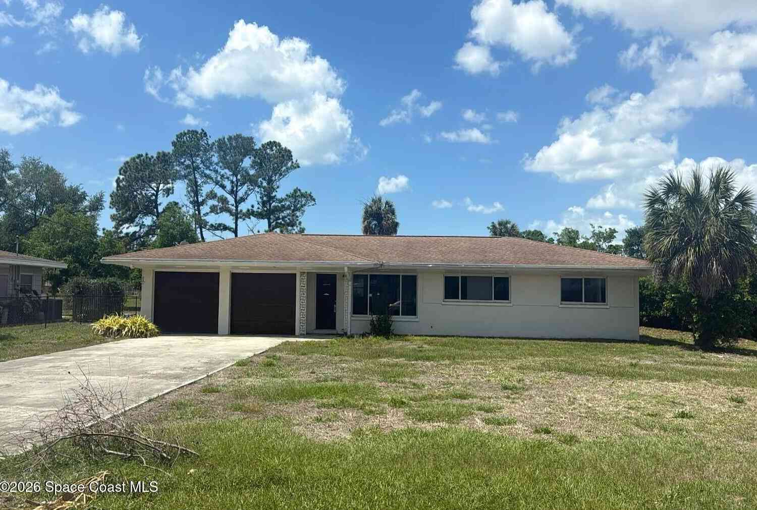 Homes For Sale - 714 Magellan Drive<br/> Sarasota, FL 34243
