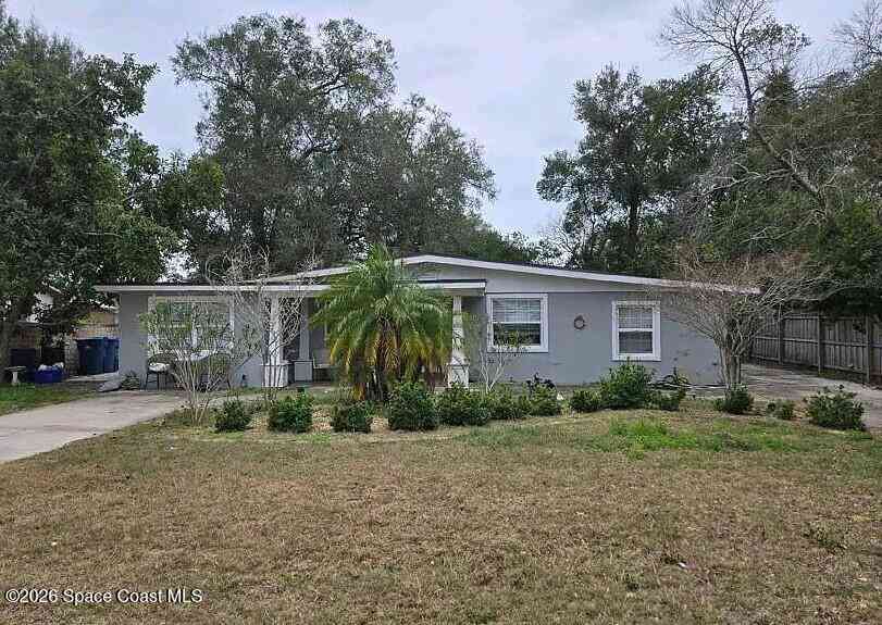 Homes For Sale - 104 E Gardenia Drive<br/> Orange City, FL 32763