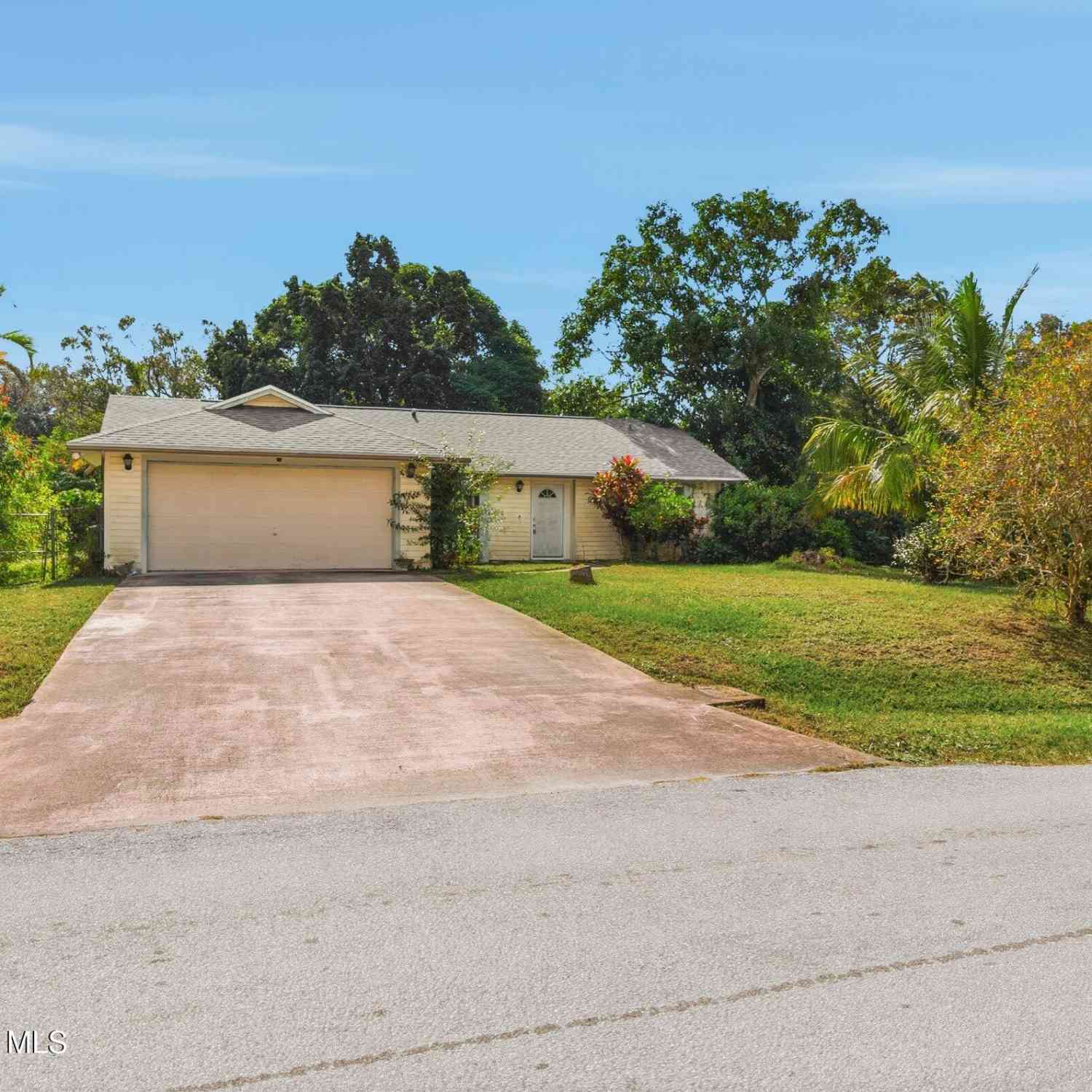 Homes For Sale - 1226 Hedgecoth Street<br/> Palm Bay, FL 32907
