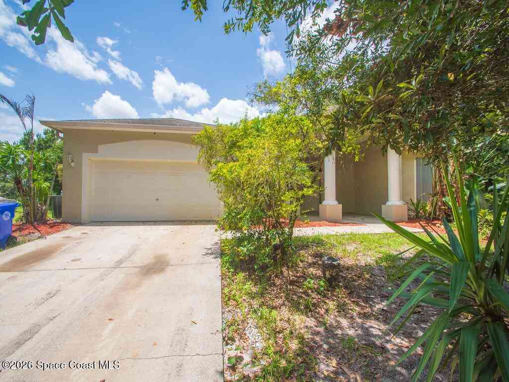 Homes For Sale - 4655 52nd Avenue<br/> Vero Beach, FL 32967