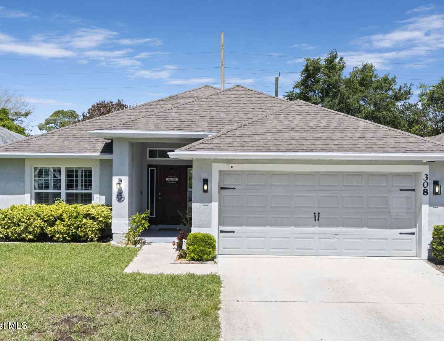 Homes For Sale - 308 Briarcliff Circle<br/> Sebastian, FL 32958