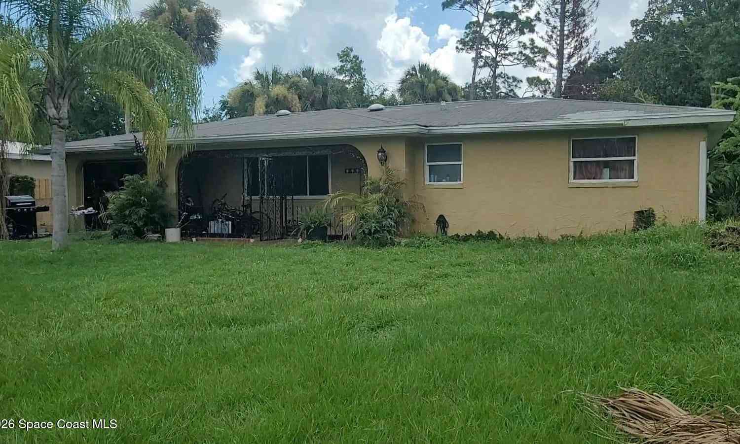 Homes For Sale - 707 Ridge Boulevard<br/> South Daytona, FL 32119